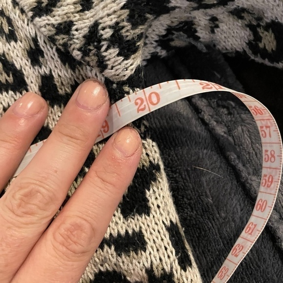 Cheetah hi low Sweater 🧡 - Picture 9 of 11